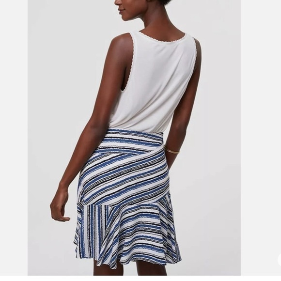 Ann Taylor LOFT Tidal Stripe Seamed Skirt Sz 4 NWOT - Picture 2 of 9